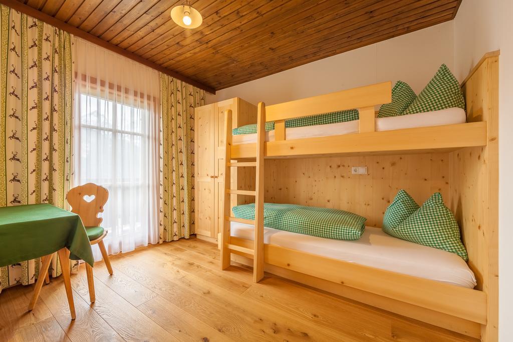 Berggasthaus Agritur Moserhof ไบรยัส ภายนอก รูปภาพ